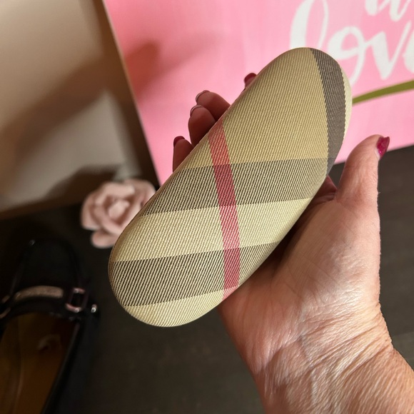 GUC Burberry Glasses Case - Picture 3 of 5